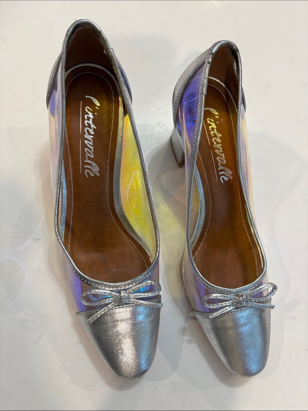 L'INTERVALLE Iridescent Block Heel Pumps Silver Holographic Bow Size 7 Chic - Picture 9 of 14
